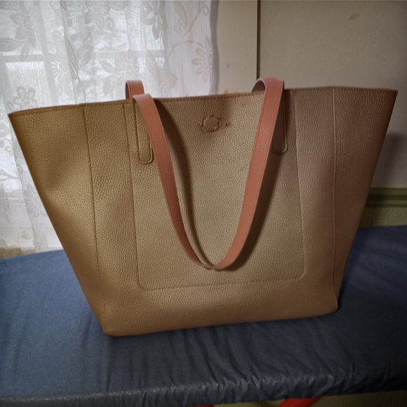 Pink 👜 - Picture 2 of 3